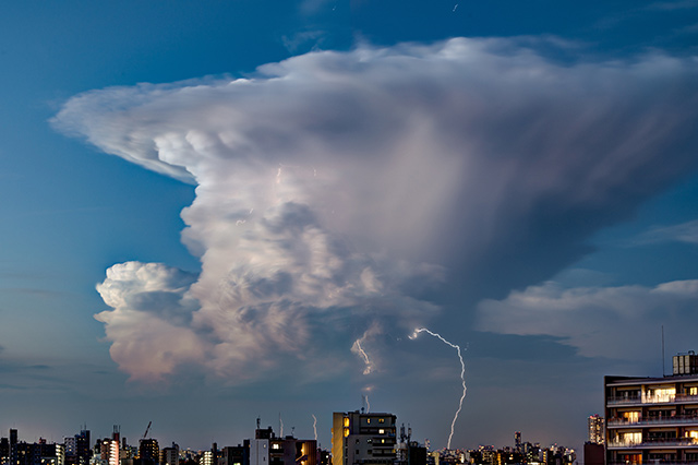 晴れたら猛暑、降れば豪雨！？2025年 “いざという時に慌てない” 集中豪雨の対策
